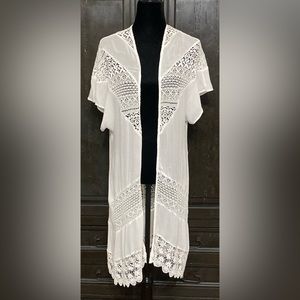 Maurice OS white lace poncho/kimono-Size Medium